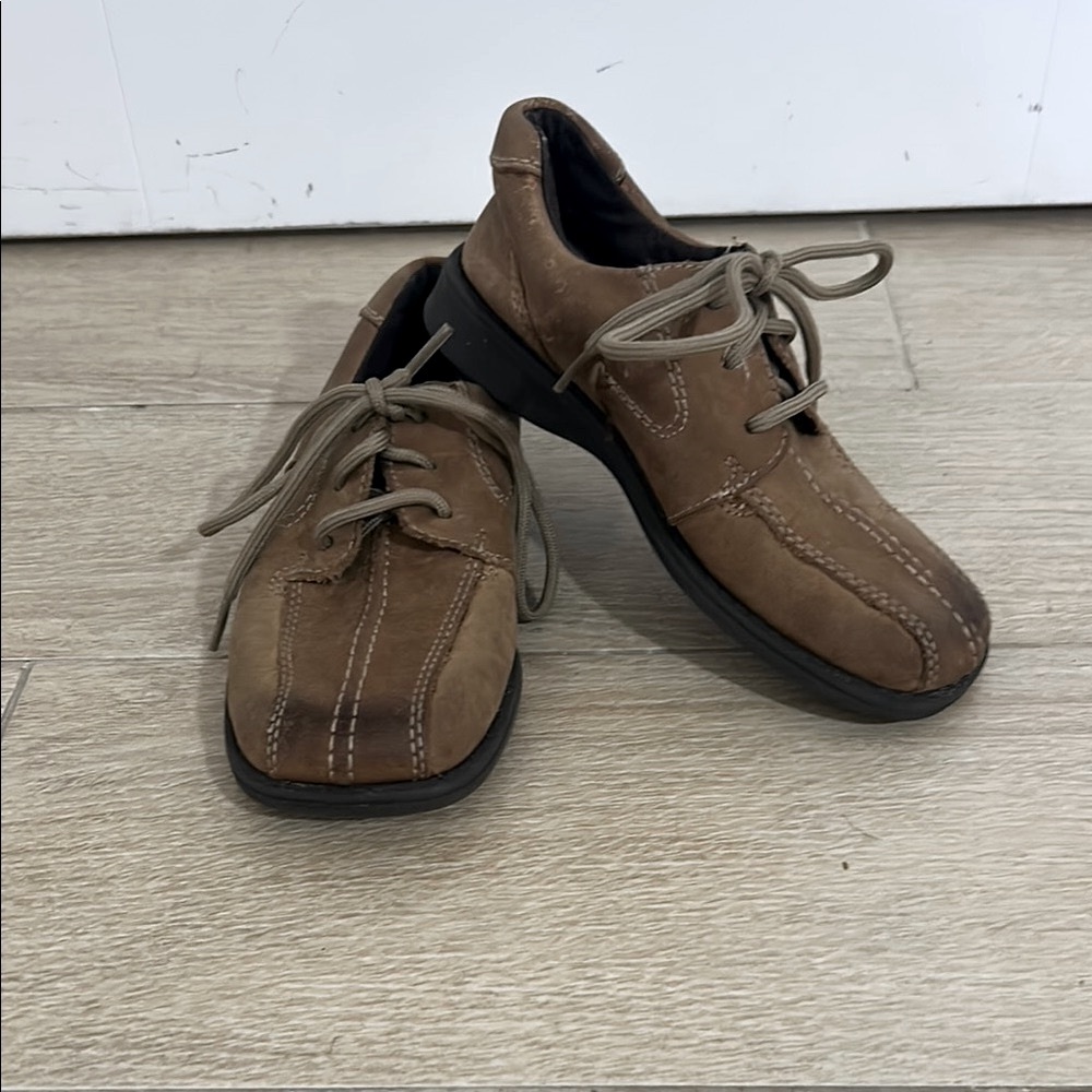 Kenneth Cole Brown Oxford Moccasins with Moc-Toe Design